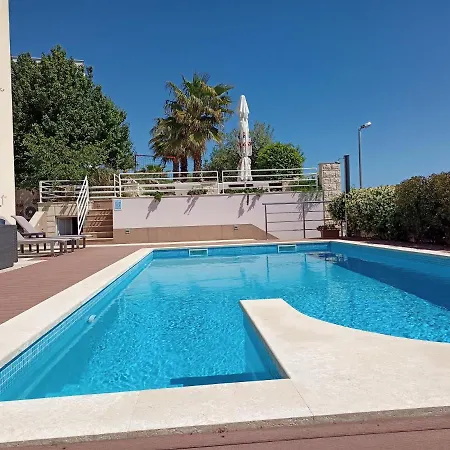 Sky - Beautiful Rooftop Apartment With Shared Pool Split Exterior photo