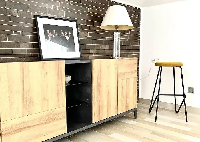 Sky - Beautiful Rooftop Apartment With Shared Pool