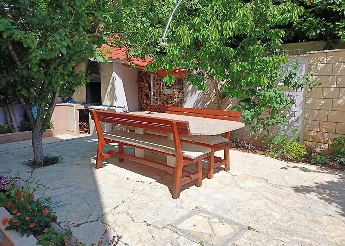 Sky - Beautiful Rooftop Apartment With Shared Pool
